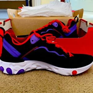 Women’s Nike Element size 8